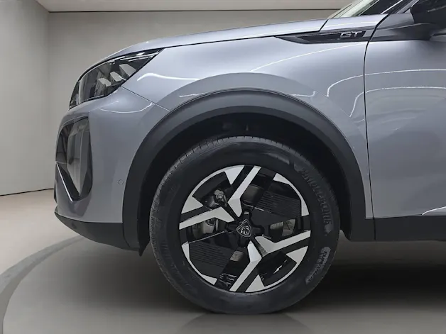 Peugeot 2008 1.2 Hybrid 145 GT