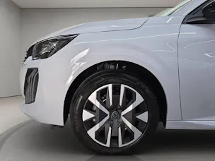 Peugeot E-208 136 Style