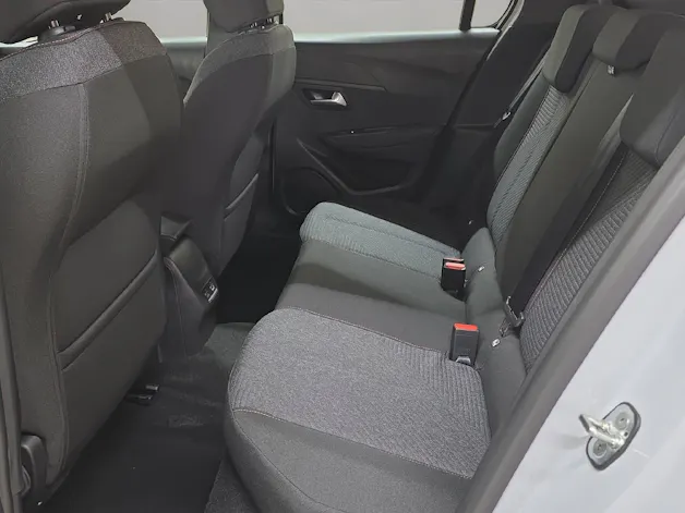 Peugeot E-208 136 Style