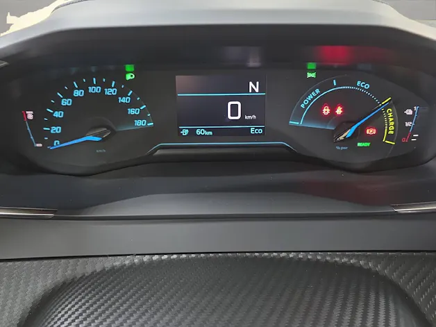 Peugeot E-208 136 Style