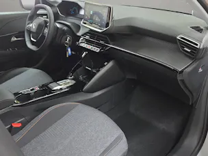 Peugeot E-208 136 Style