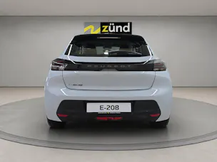 Peugeot E-208 136 Style