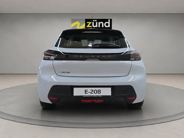 Peugeot E-208 136 Style