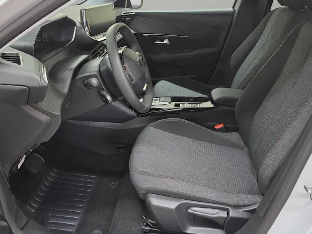 Peugeot E-208 136 Style