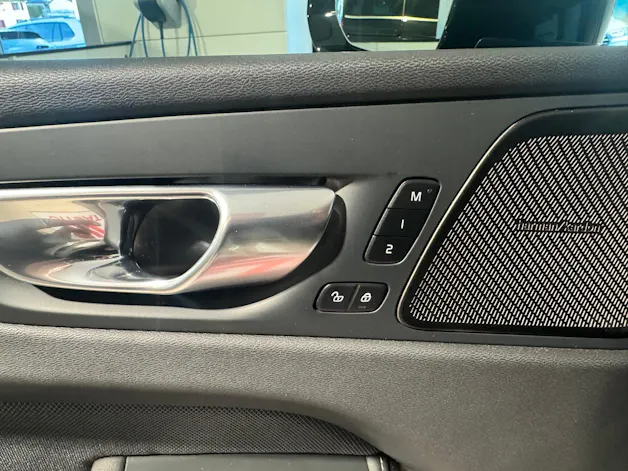 Volvo XC60 2.0 T6 TE Ultimate Dark eAWD