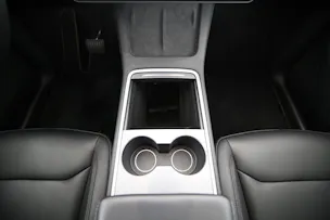 Tesla Model Y Long Range D