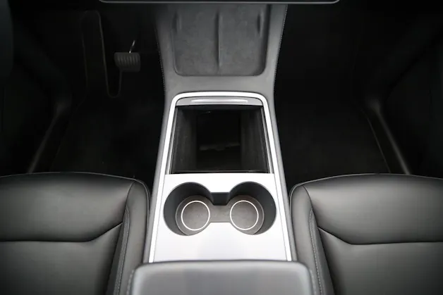 Tesla Model Y Long Range D