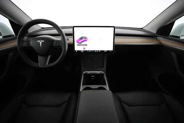 Tesla Model Y Long Range D