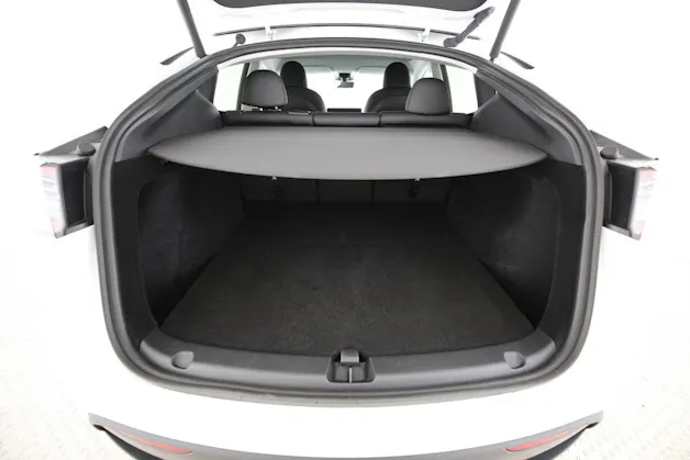 Tesla Model Y Long Range D