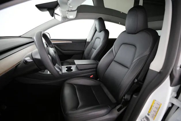 Tesla Model Y Long Range D