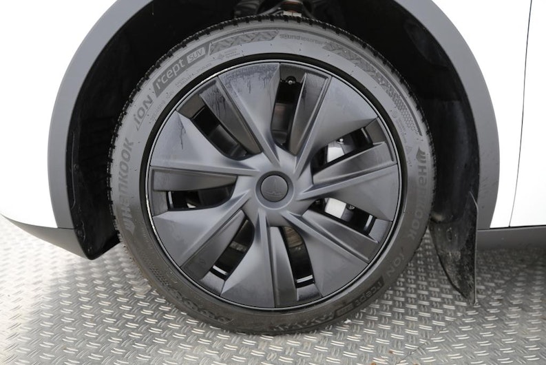 Vehicle image TESLA MODEL Y