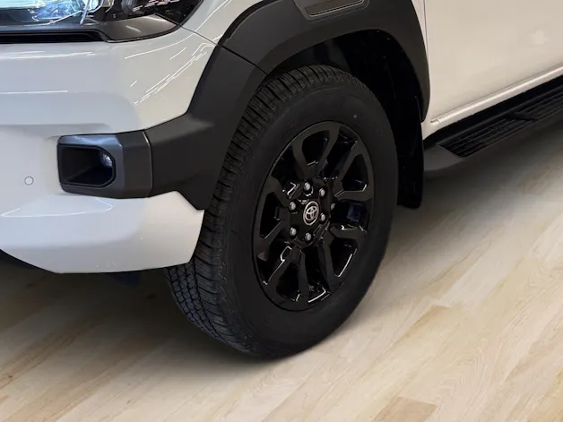 Toyota Hilux Double Cab.-Pick-up 2.8 D-4D MHEV 204 Invincible