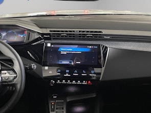 Vehicle image PEUGEOT 308 SW e-Allure