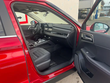 MITSUBISHI OUTLANDER 7