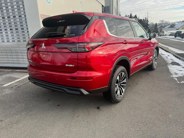 Mitsubishi Outlander 2.4 PHEV Invite 4x4
