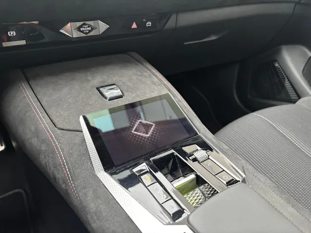 DS Automobiles 4 1.6 E-Tense Performance Line+