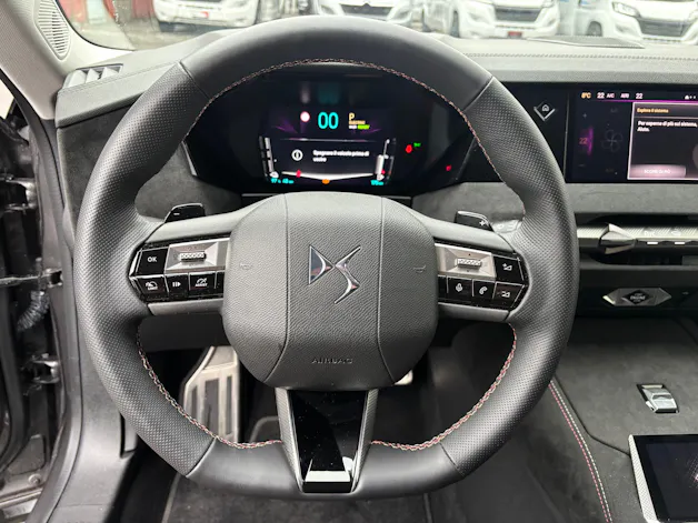 DS Automobiles 4 1.6 E-Tense Performance Line+