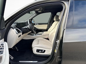 Vehicle image BMW X5 50e xDrive SAG