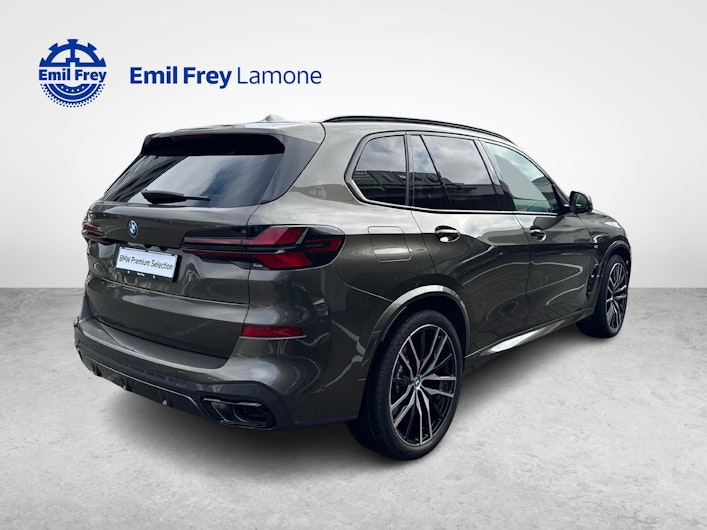 Vehicle image BMW X5