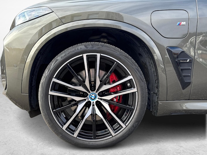 Vehicle image BMW X5