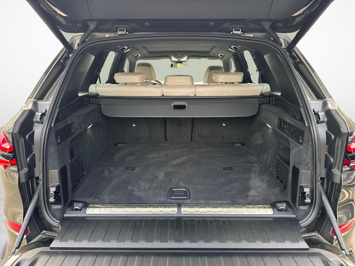 Vehicle image BMW X5