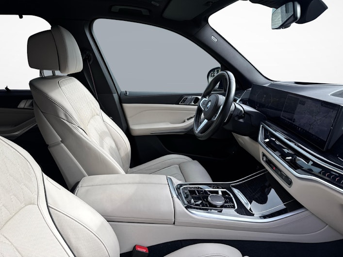 Vehicle image BMW X5