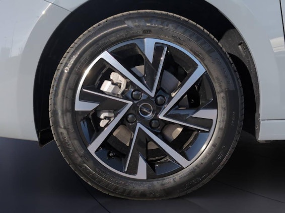 Vehicle image 6 Vehicle image 6