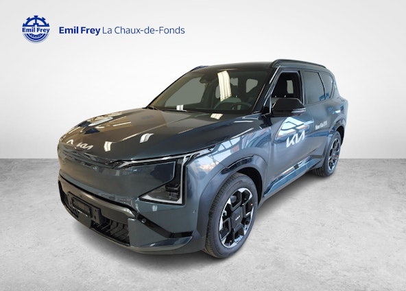 First vehicle image First vehicle image