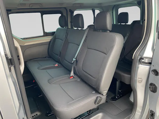 Renault Trafic Blue dCi 150 Passenger Techno