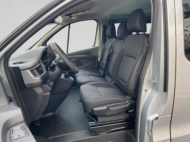 Renault Trafic Blue dCi 150 Passenger Techno