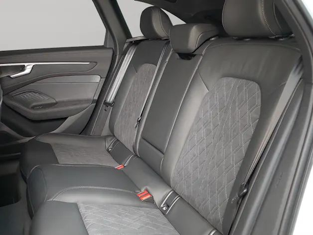 Audi A6 Avant e-hybrid quattro 270 kW S tronic