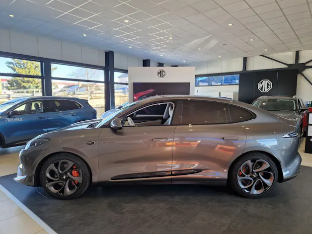MG IM6 EV 100kWh Performance 21"