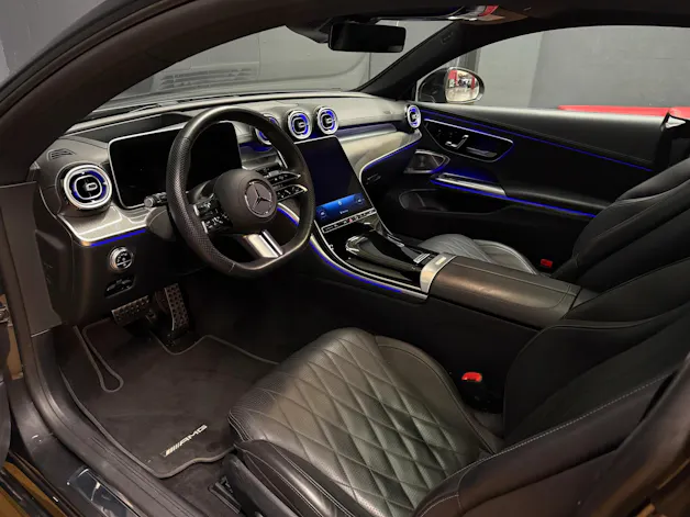 Mercedes-Benz CLE 300 4M - Coupé - AMG / DISTRONIC / 360 Grad Kamera / Head-Up Display