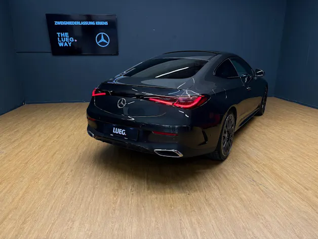 Mercedes-Benz CLE 300 4M - Coupé - AMG / DISTRONIC / 360 Grad Kamera / Head-Up Display