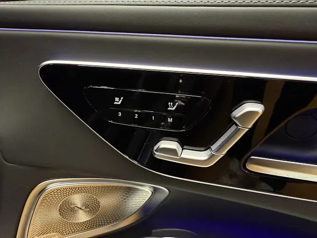 Mercedes-Benz CLE 300 4M - Coupé - AMG / DISTRONIC / 360 Grad Kamera / Head-Up Display