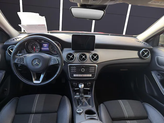 Mercedes-Benz GLA 200 Night Star