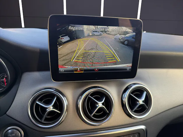 Mercedes-Benz GLA 200 Night Star