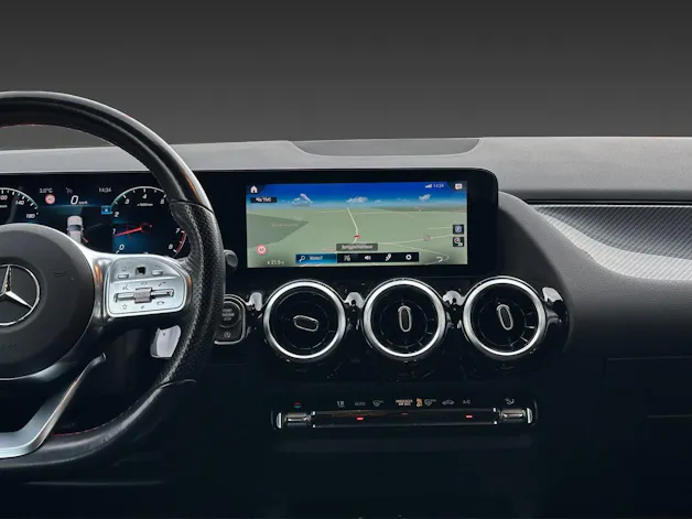 Mercedes-Benz GLA 250 4Matic AMG Line 8G-DCT