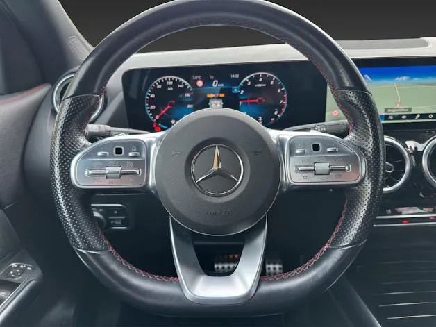 Mercedes-Benz GLA 250 4Matic AMG Line 8G-DCT