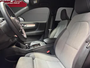 Volvo XC40 B3 MHD Plus Dark