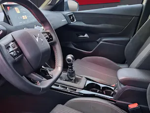 DS Automobiles AUTOMOBILES DS3 1.2 Performance Line
