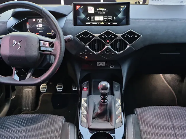 DS Automobiles AUTOMOBILES DS3 1.2 Performance Line
