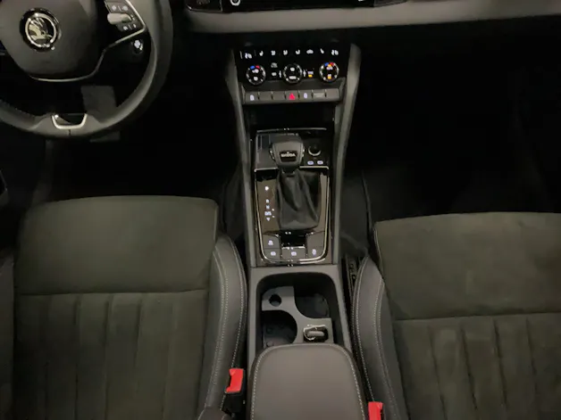 Škoda Karoq 1.5 TSI Selection DSG