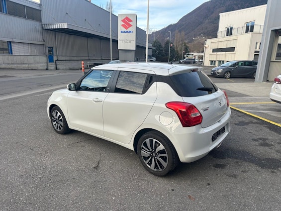 Vehicle image 3 Vehicle image 3