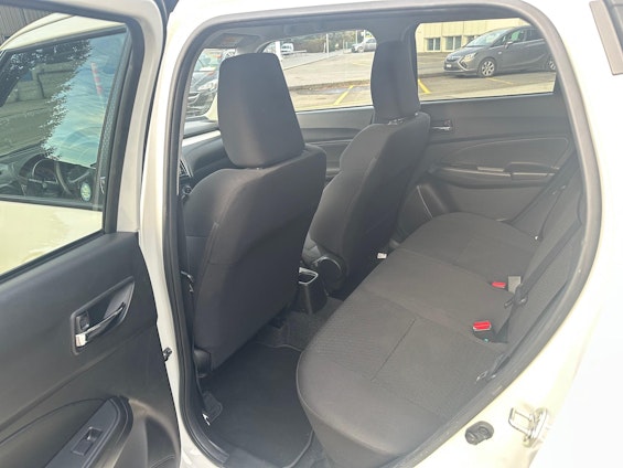 Vehicle image 9 Vehicle image 9