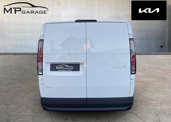 Vehicle image 4 Vehicle image 4