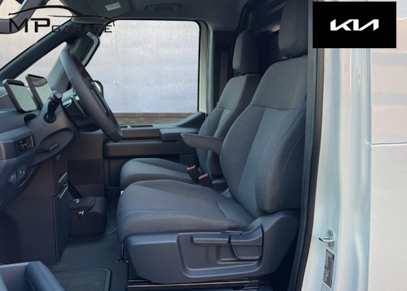 Vehicle image 14 Vehicle image 14