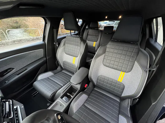 Renault R4 E-Tech Comfort Range iconic
