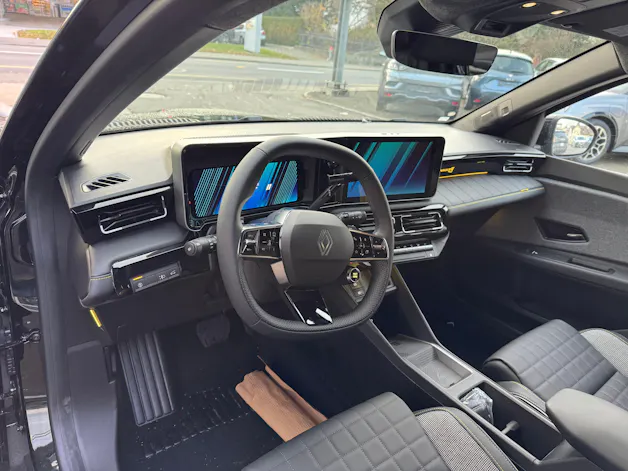 Renault R4 E-Tech Comfort Range iconic