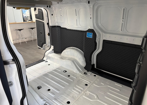 Vehicle image 14 Vehicle image 14